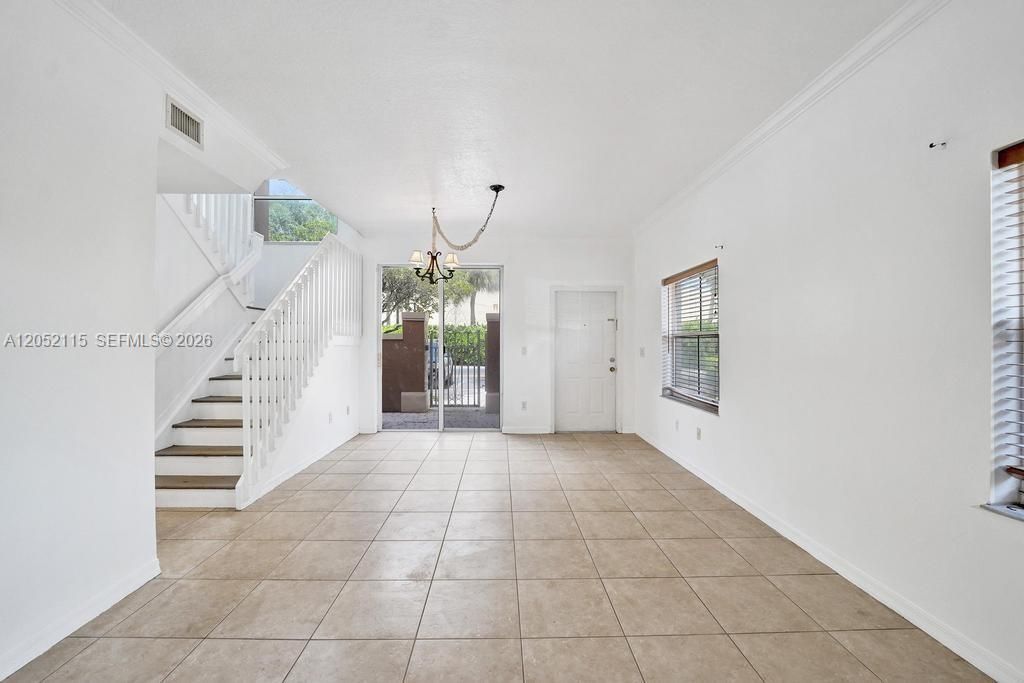 For Rent: $2,800 (3 beds, 2 baths, 1396 Square Feet)