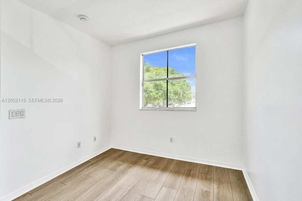 For Rent: $2,800 (3 beds, 2 baths, 1396 Square Feet)