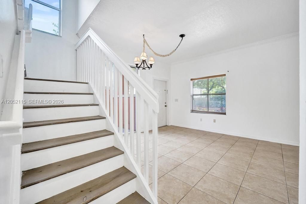 For Rent: $2,800 (3 beds, 2 baths, 1396 Square Feet)