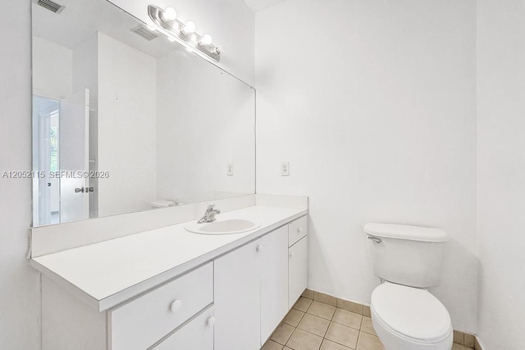 For Rent: $2,800 (3 beds, 2 baths, 1396 Square Feet)