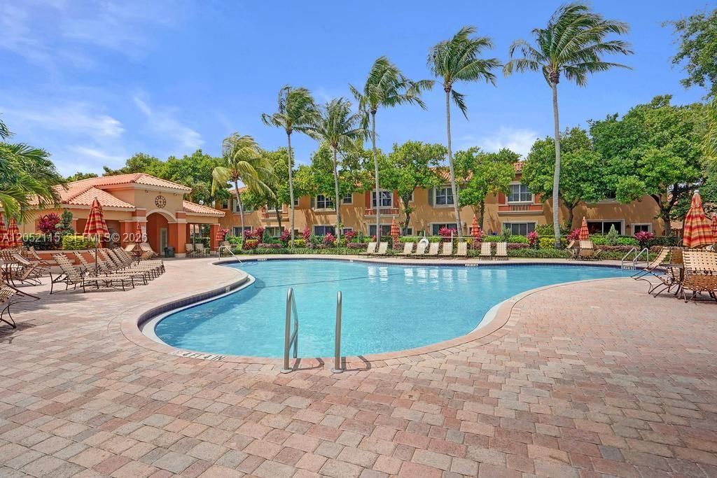 For Rent: $2,800 (3 beds, 2 baths, 1396 Square Feet)