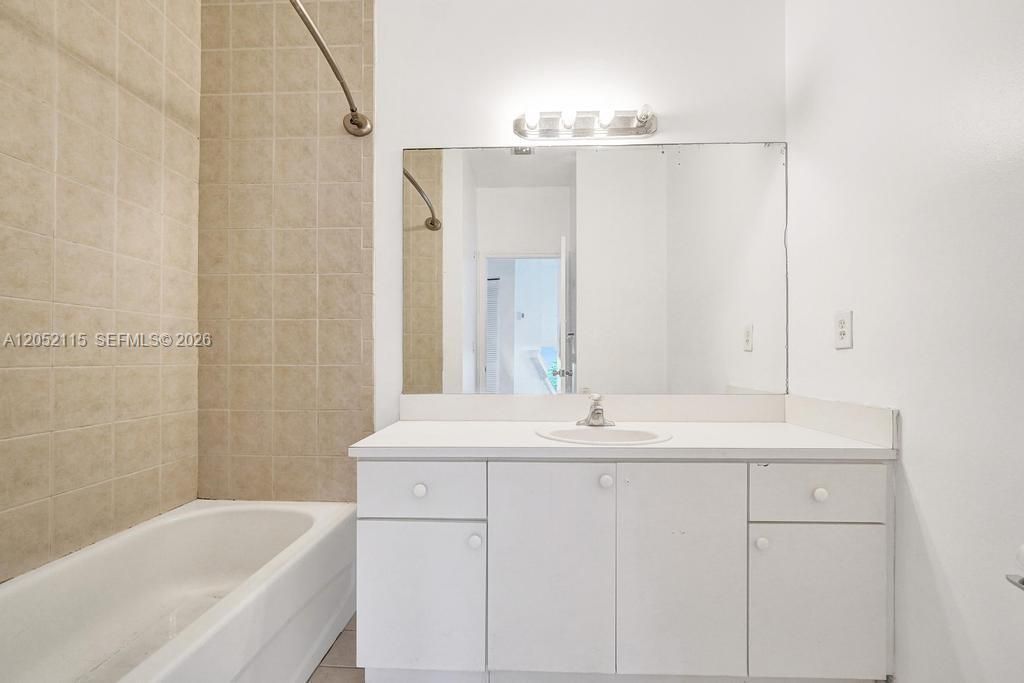For Rent: $2,800 (3 beds, 2 baths, 1396 Square Feet)