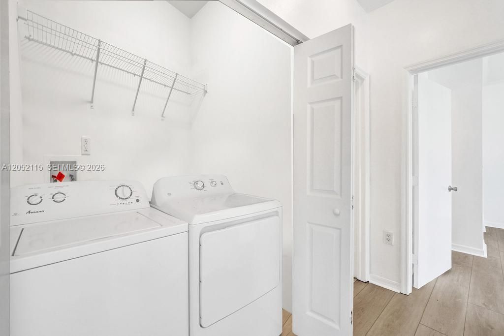 For Rent: $2,800 (3 beds, 2 baths, 1396 Square Feet)