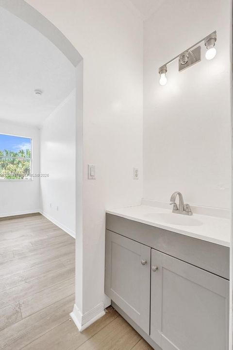 For Rent: $2,800 (3 beds, 2 baths, 1396 Square Feet)