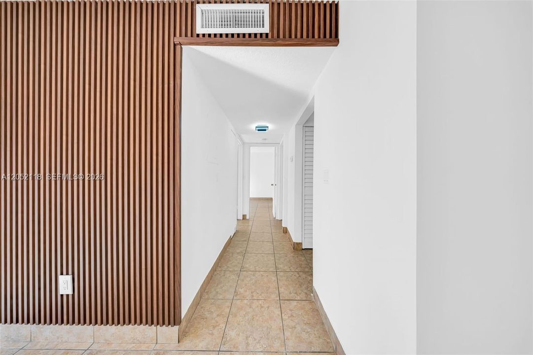 For Rent: $2,400 (2 beds, 2 baths, 870 Square Feet)