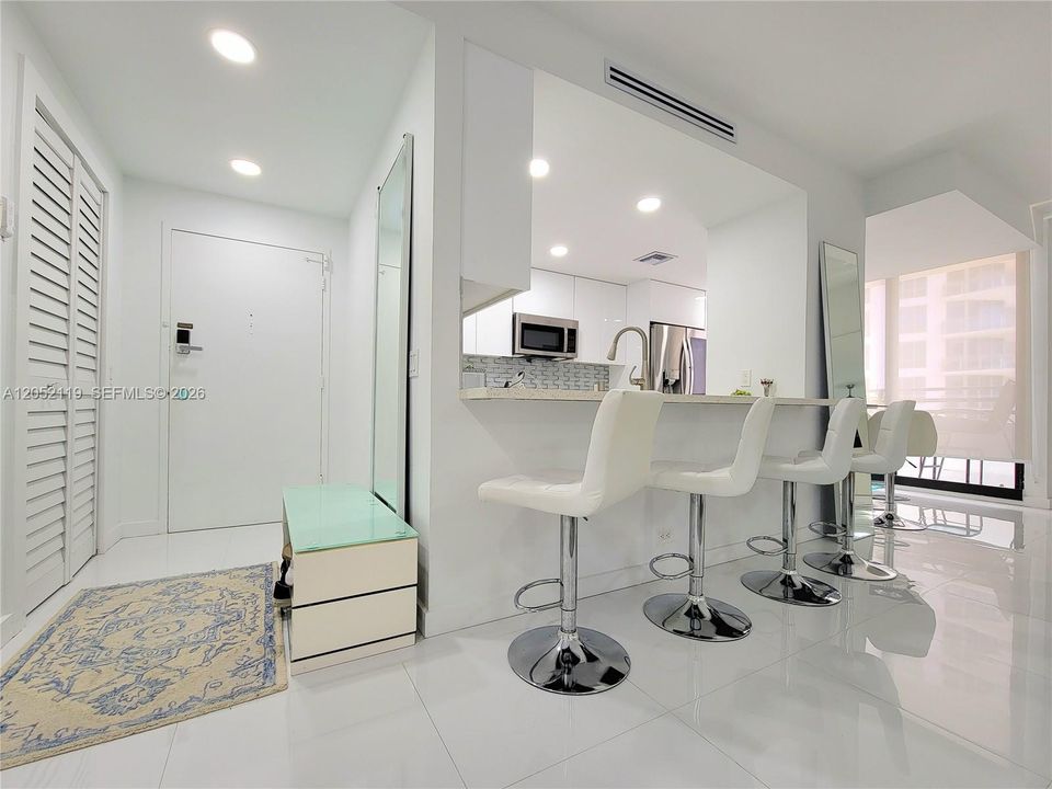 For Sale: $599,000 (2 beds, 2 baths, 1360 Square Feet)