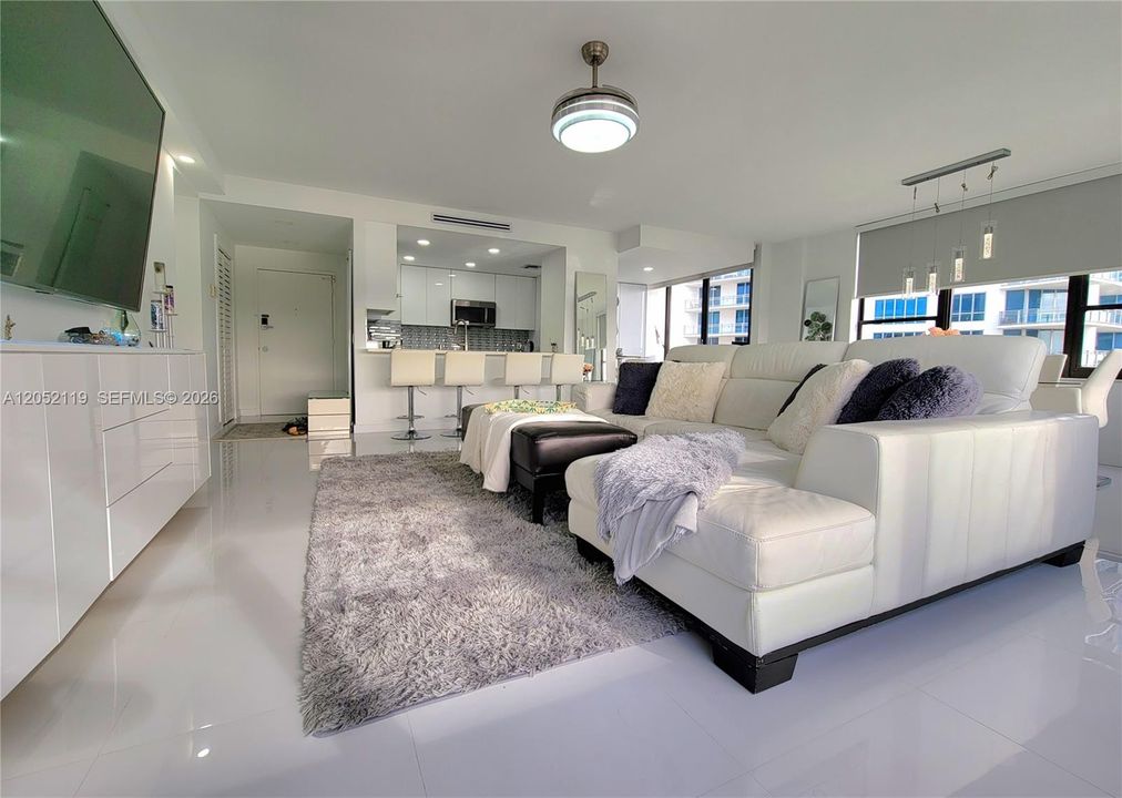 For Sale: $599,000 (2 beds, 2 baths, 1360 Square Feet)