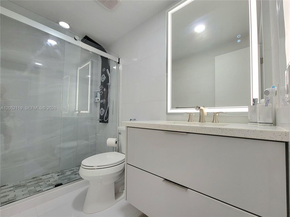 For Sale: $599,000 (2 beds, 2 baths, 1360 Square Feet)