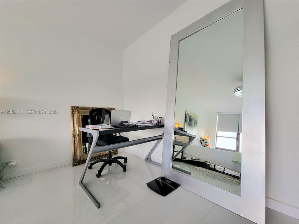 For Sale: $599,000 (2 beds, 2 baths, 1360 Square Feet)