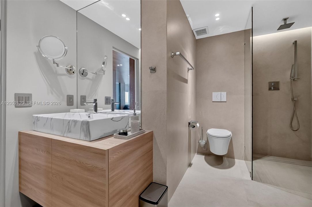 На продажу: $900,000 (3 спален, 2 ванн, 1570 Квадратных фут)