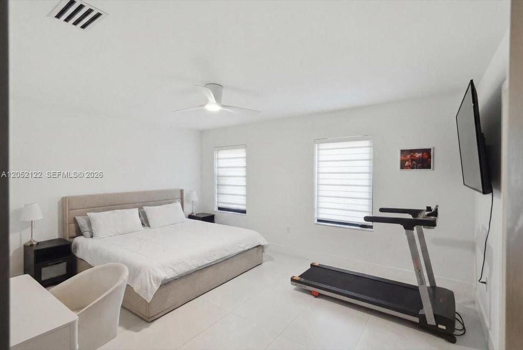 В аренду: $13,000 (4 спален, 4 ванн, 3361 Квадратных фут)
