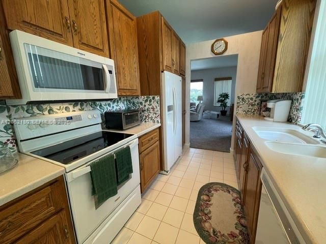 For Sale: $615,000 (3 beds, 2 baths, 1968 Square Feet)