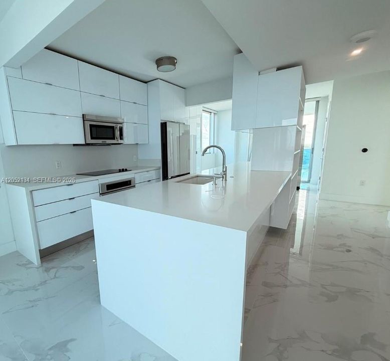 На продажу: $599,000 (3 спален, 3 ванн, 1570 Квадратных фут)
