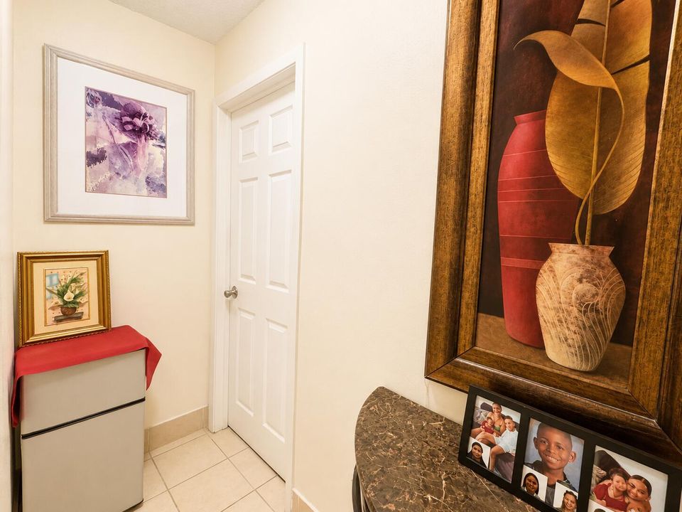 Hallway_room_1