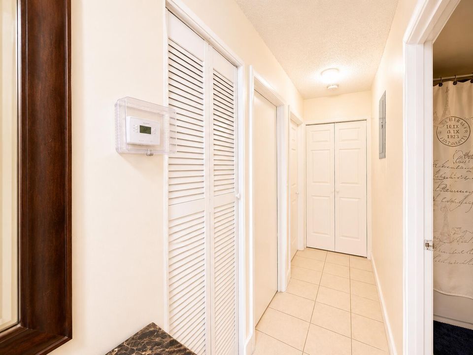 Hallway_room_2_and_3