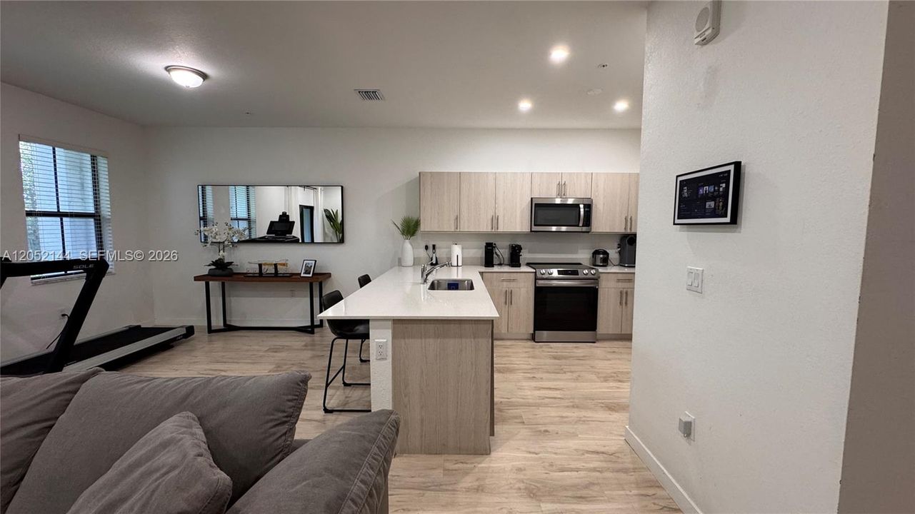 For Rent: $2,700 (3 beds, 2 baths, 1500 Square Feet)