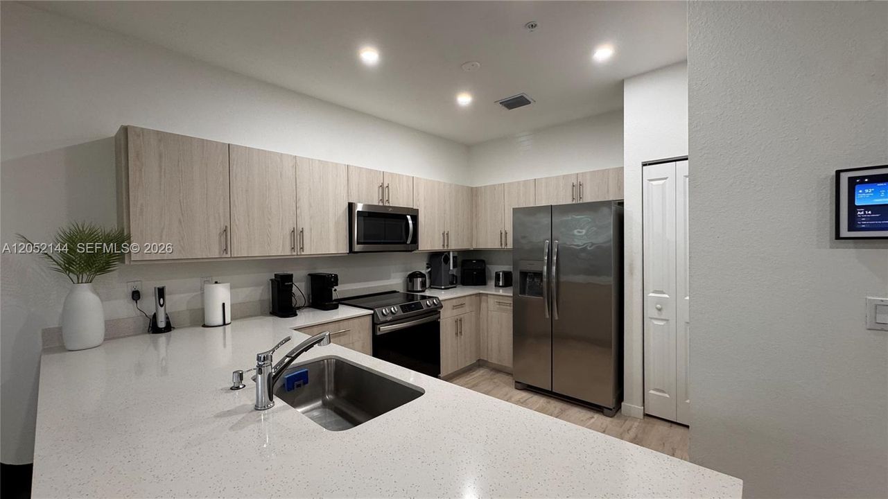 For Rent: $2,700 (3 beds, 2 baths, 1500 Square Feet)