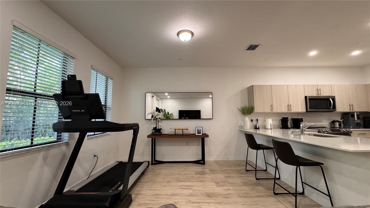 For Rent: $2,700 (3 beds, 2 baths, 1500 Square Feet)