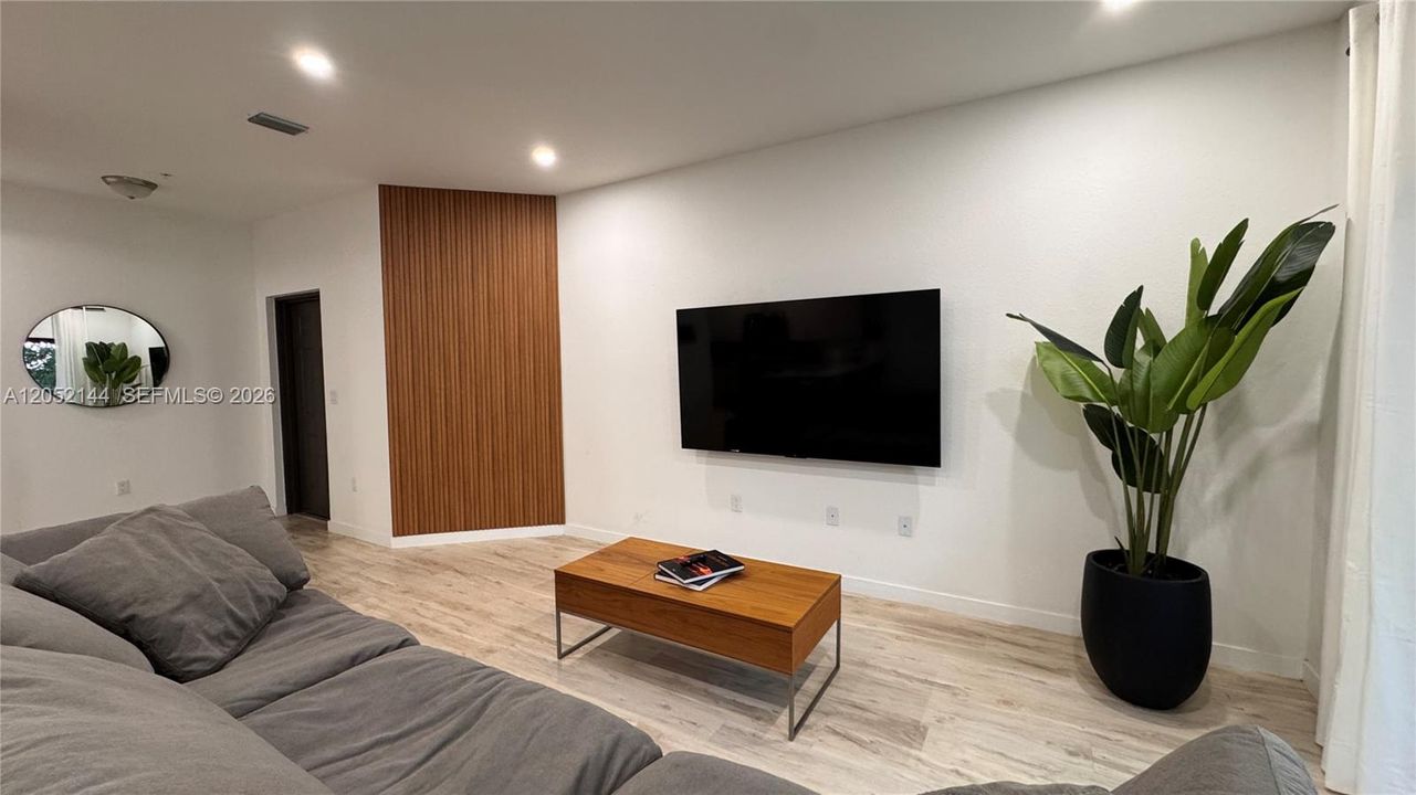 For Rent: $2,700 (3 beds, 2 baths, 1500 Square Feet)