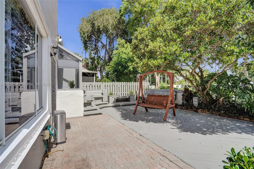 En Venta: $659,000 (3 camas, 2 baños, 2006 Pies cuadrados)