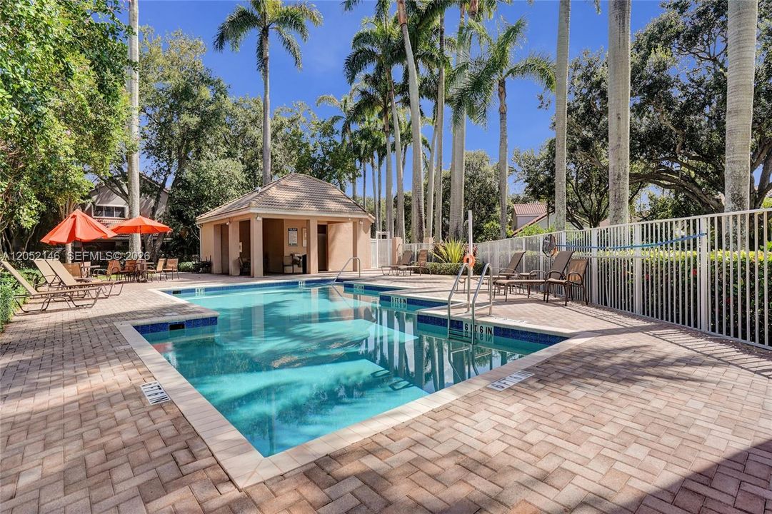 En Venta: $659,000 (3 camas, 2 baños, 2006 Pies cuadrados)