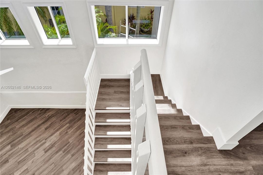 En Venta: $659,000 (3 camas, 2 baños, 2006 Pies cuadrados)