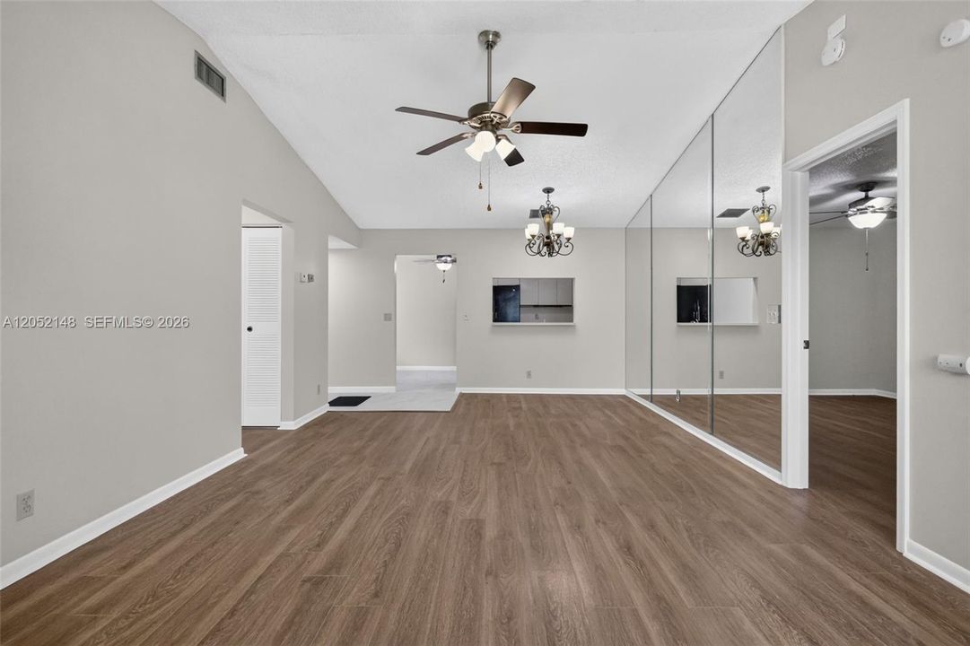 For Sale: $103,500 (2 beds, 2 baths, 1049 Square Feet)