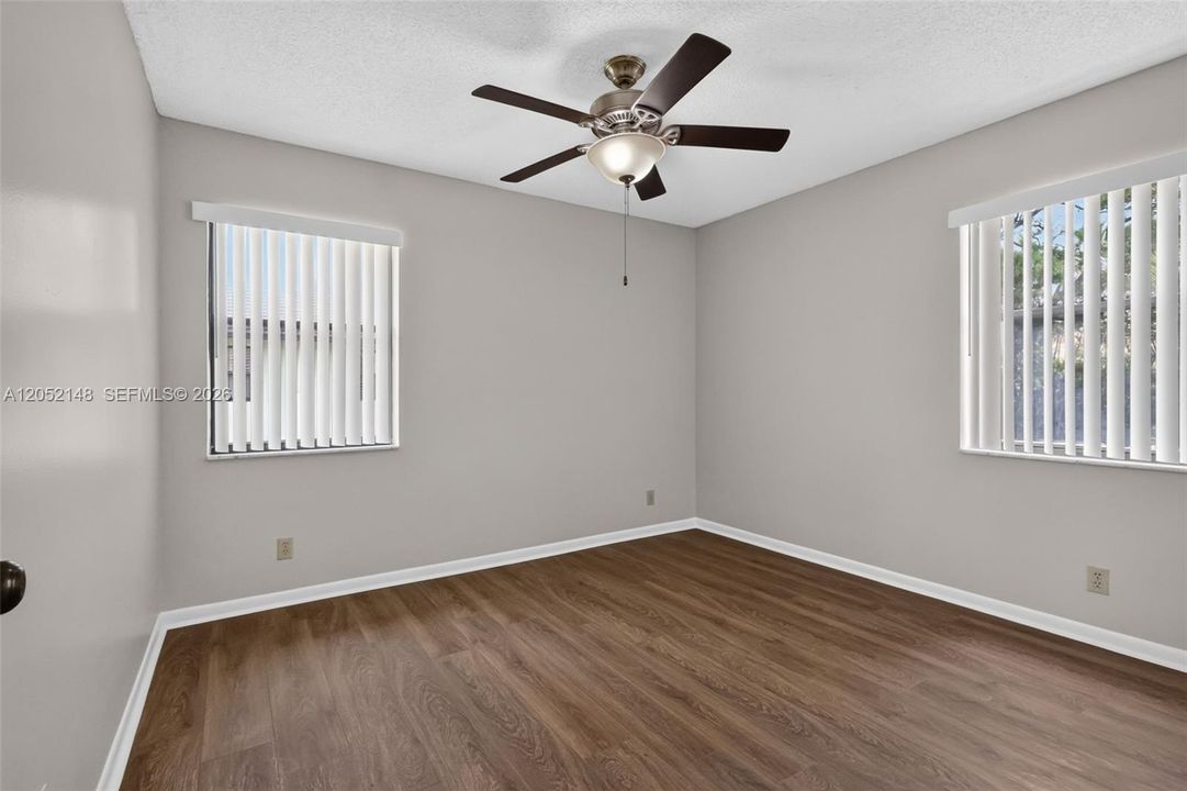 For Sale: $103,500 (2 beds, 2 baths, 1049 Square Feet)