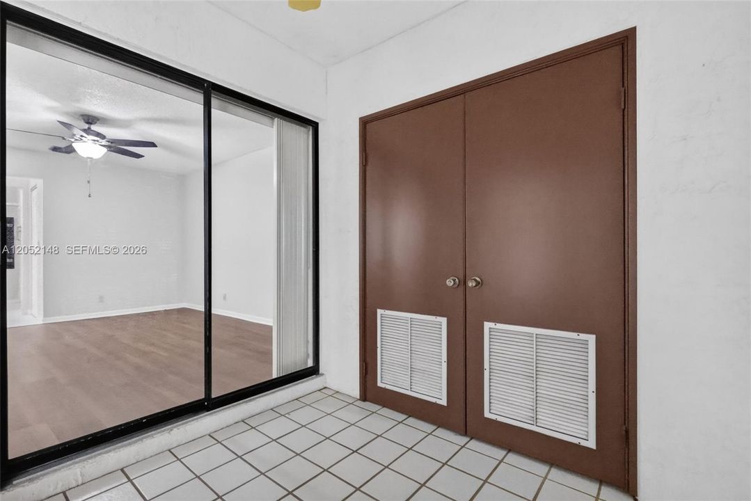 For Sale: $103,500 (2 beds, 2 baths, 1049 Square Feet)