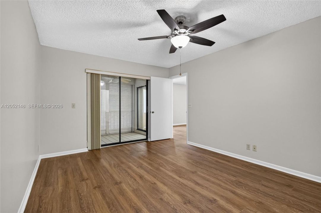 For Sale: $103,500 (2 beds, 2 baths, 1049 Square Feet)