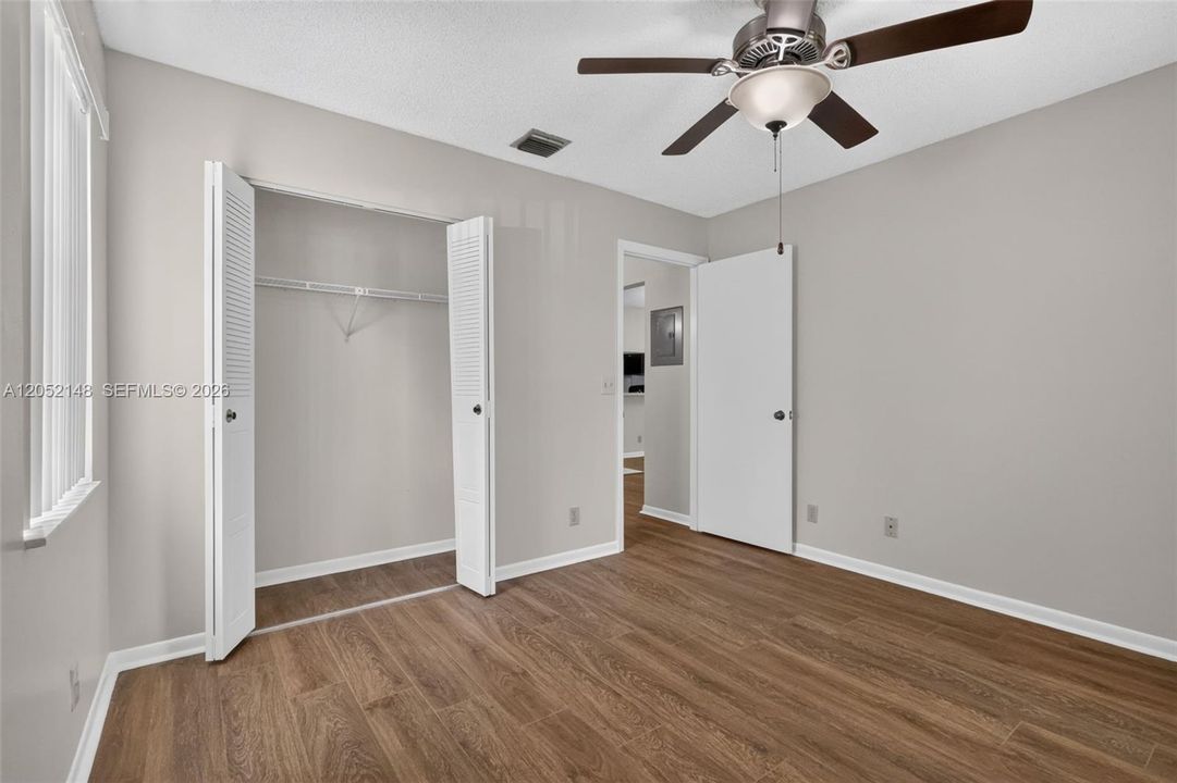 For Sale: $103,500 (2 beds, 2 baths, 1049 Square Feet)