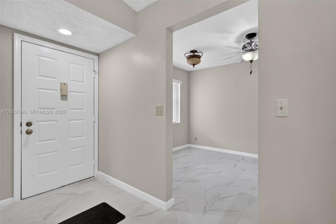 For Sale: $103,500 (2 beds, 2 baths, 1049 Square Feet)