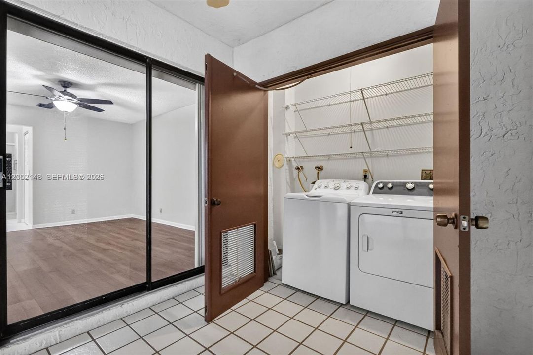 For Sale: $103,500 (2 beds, 2 baths, 1049 Square Feet)