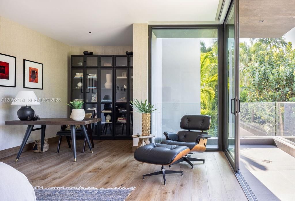 For Sale: $4,995,000 (2 beds, 2 baths, 3114 Square Feet)