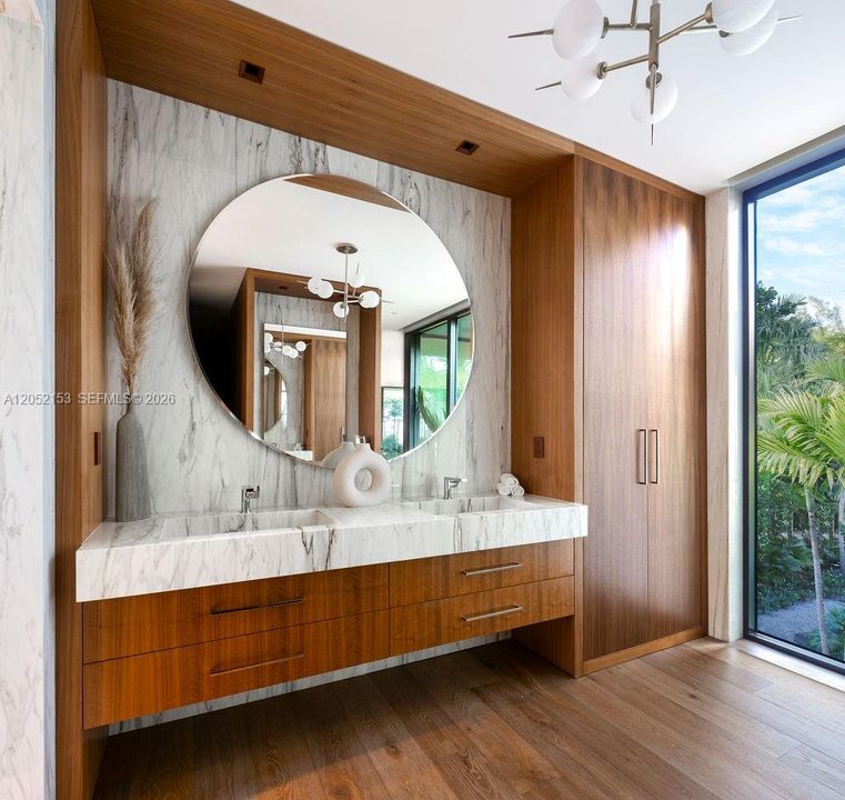 For Sale: $4,995,000 (2 beds, 2 baths, 3114 Square Feet)
