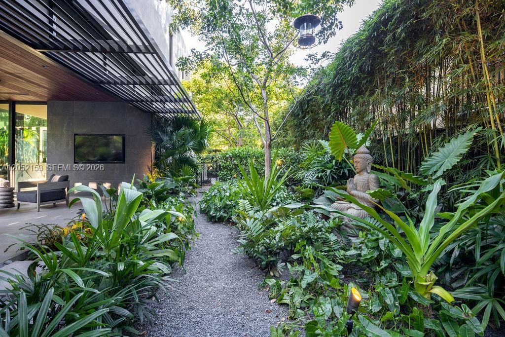For Sale: $4,995,000 (2 beds, 2 baths, 3114 Square Feet)