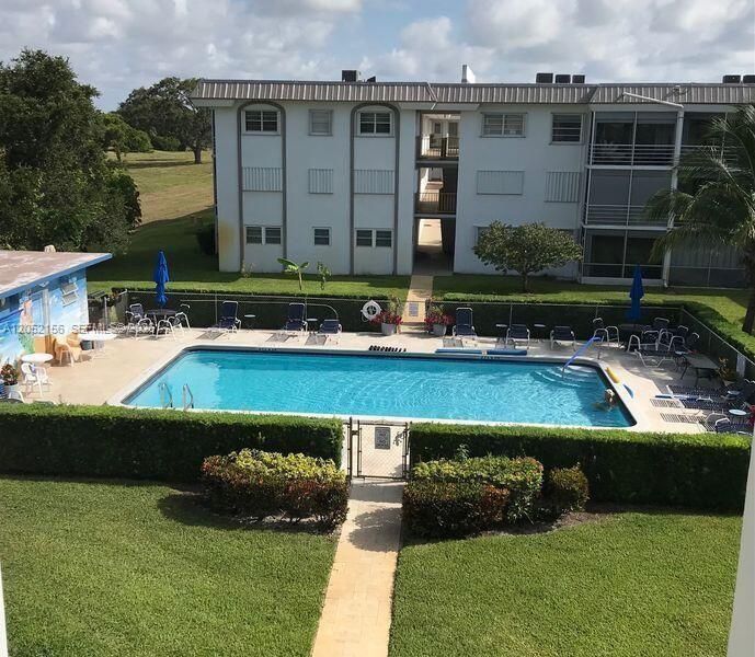For Rent: $1,950 (2 beds, 1 baths, 850 Square Feet)