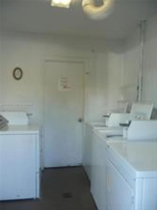 For Rent: $1,950 (2 beds, 1 baths, 850 Square Feet)