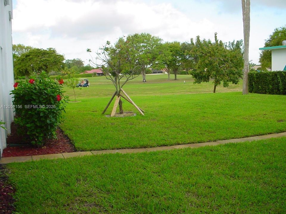 For Rent: $1,950 (2 beds, 1 baths, 850 Square Feet)