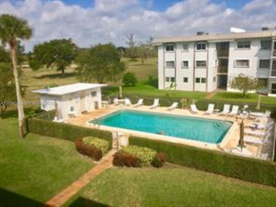 For Rent: $1,950 (2 beds, 1 baths, 850 Square Feet)