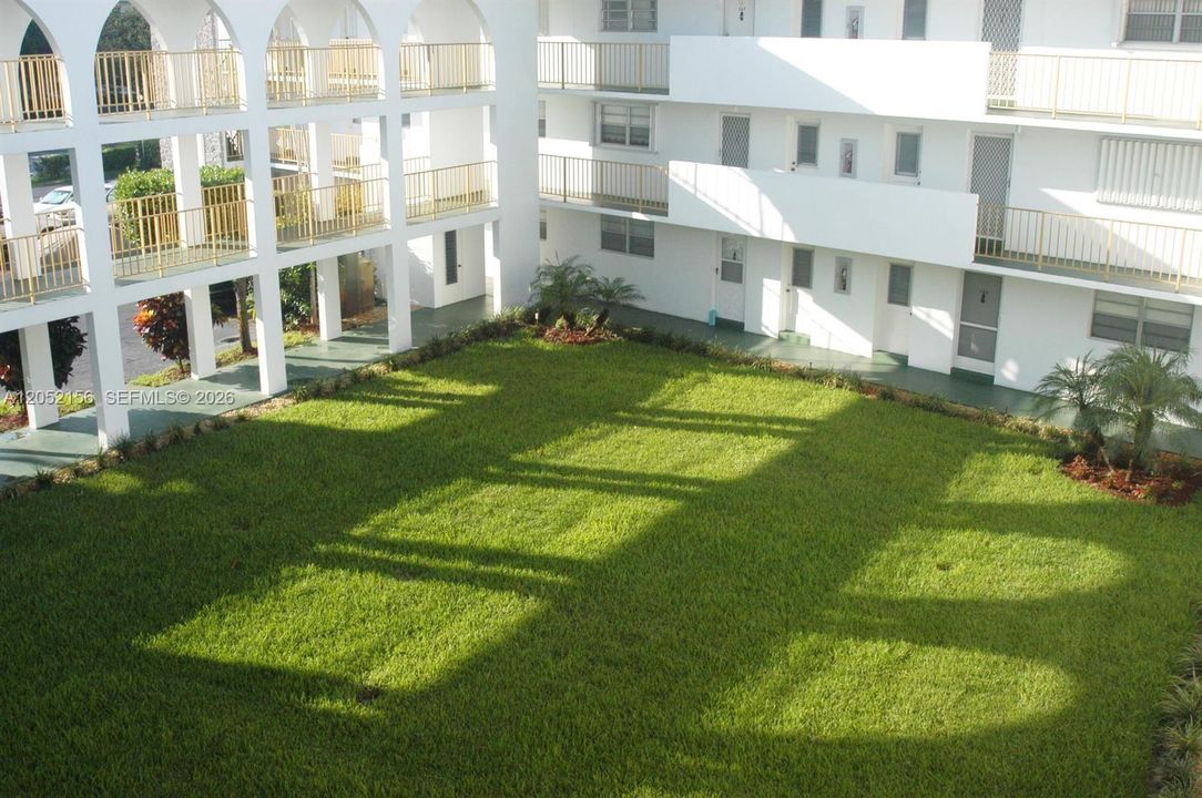 For Rent: $1,950 (2 beds, 1 baths, 850 Square Feet)