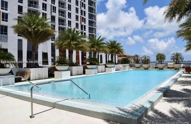 For Sale: $849,000 (3 beds, 3 baths, 1435 Square Feet)
