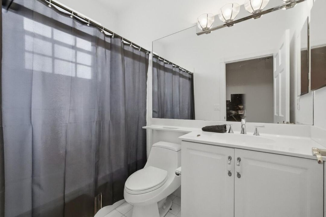 025_DSC04586_autoremove_45217441_MLS