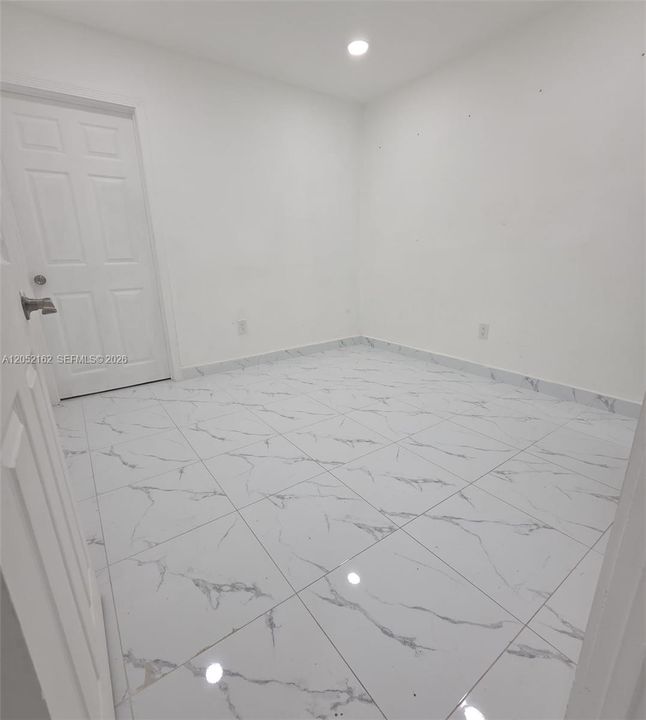 В аренду: $2,950 (3 спален, 1 ванн, 1920 Квадратных фут)