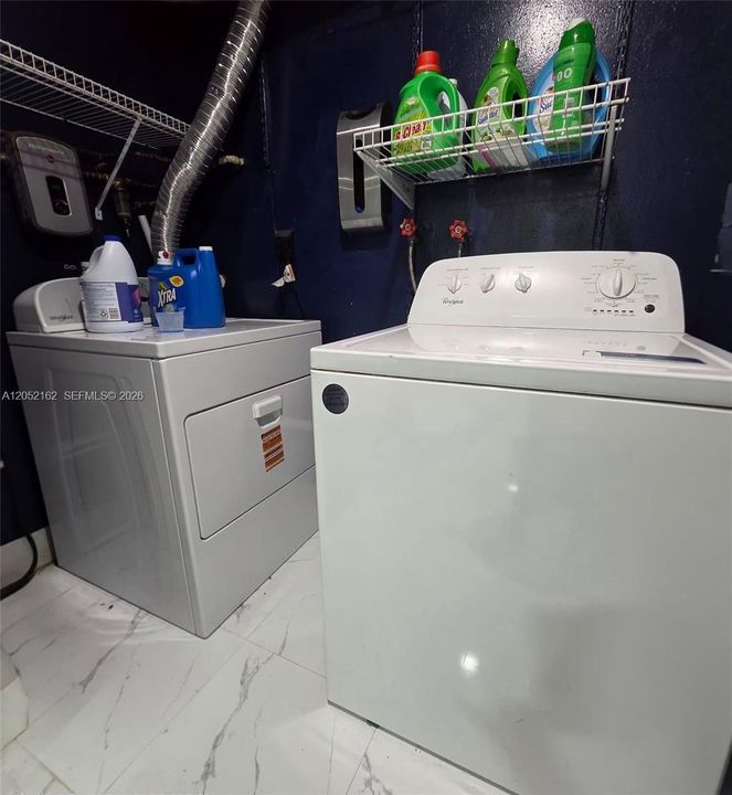 В аренду: $2,950 (3 спален, 1 ванн, 1920 Квадратных фут)
