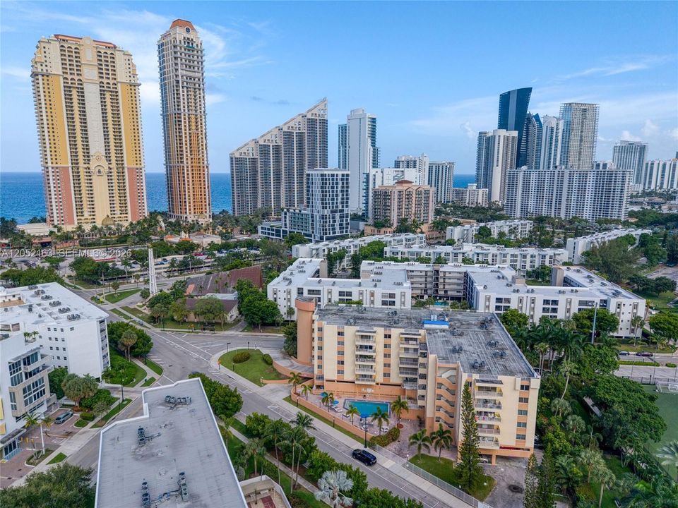 For Sale: $299,200 (1 beds, 1 baths, 1084 Square Feet)