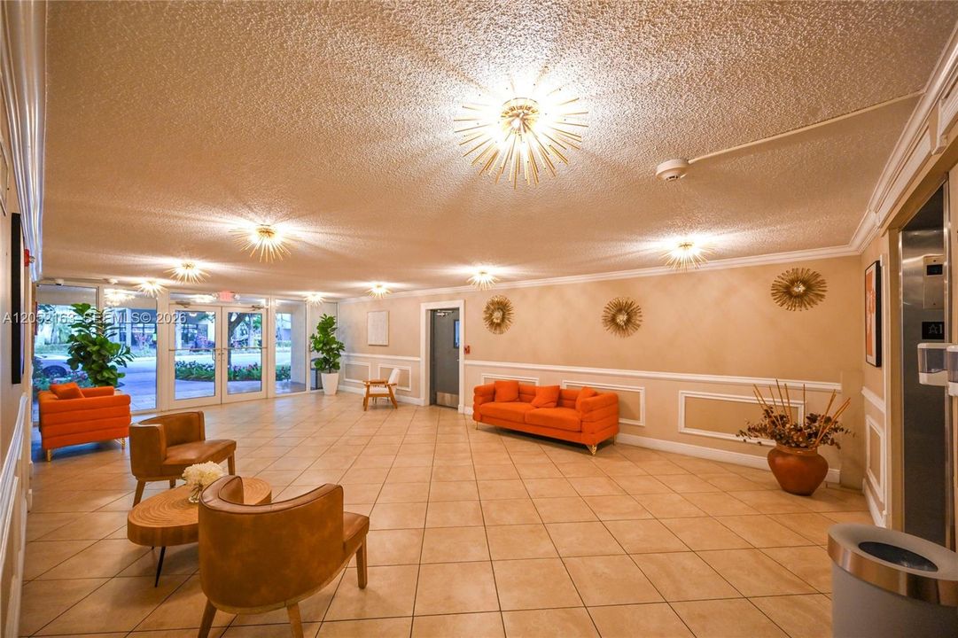 For Sale: $299,200 (1 beds, 1 baths, 1084 Square Feet)