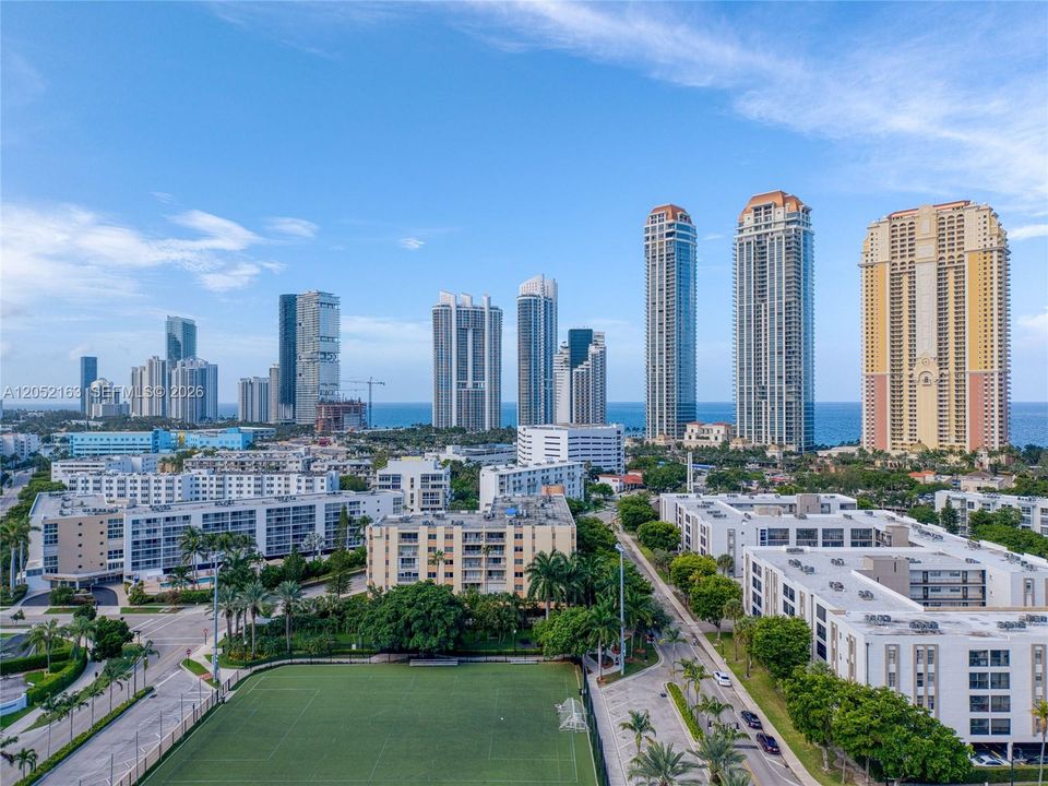 For Sale: $299,200 (1 beds, 1 baths, 1084 Square Feet)
