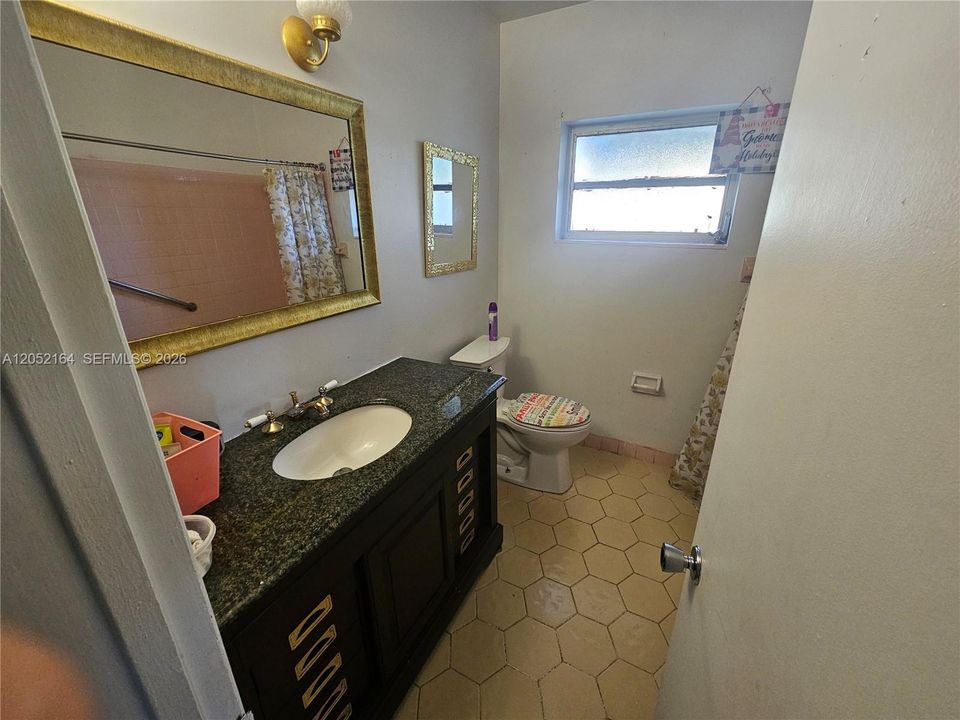 For Sale: $549,000 (2 beds, 2 baths, 1549 Square Feet)