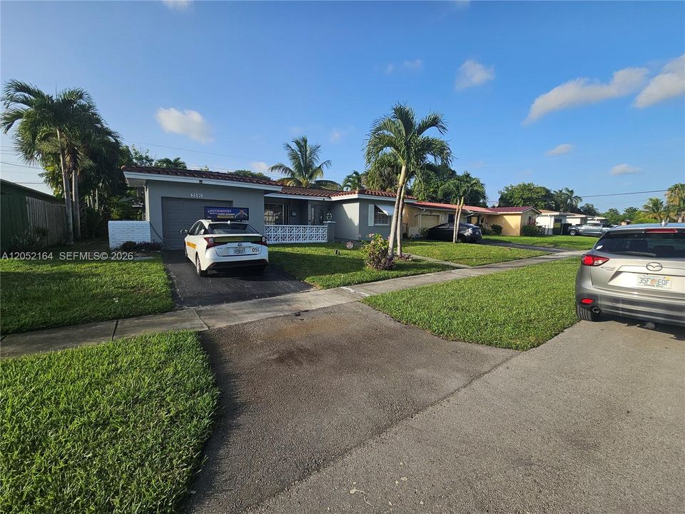 For Sale: $549,000 (2 beds, 2 baths, 1549 Square Feet)